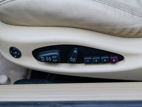 Used 2007 BMW 650i Coupe image 22