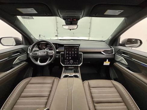New 2026 GMC Acadia Denali Ultimate w/ LPO, Floor Liner Package AWD/4WD image 3