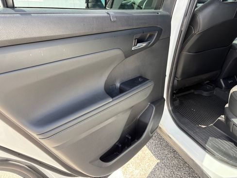 Used 2022 Toyota Highlander XSE AWD/4WD image 14