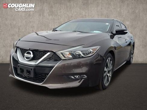 Used 2017 Nissan Maxima Platinum image 3