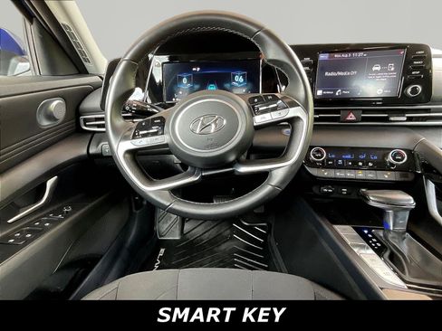 Used 2022 Hyundai Elantra SEL w/ Convenience + Premium Package FWD image 8