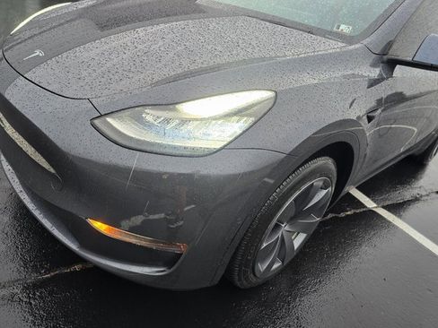 Used 2020 Tesla Model Y Long Range image 12