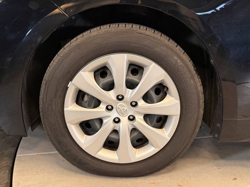 Used 2025 Toyota Corolla LE image 23