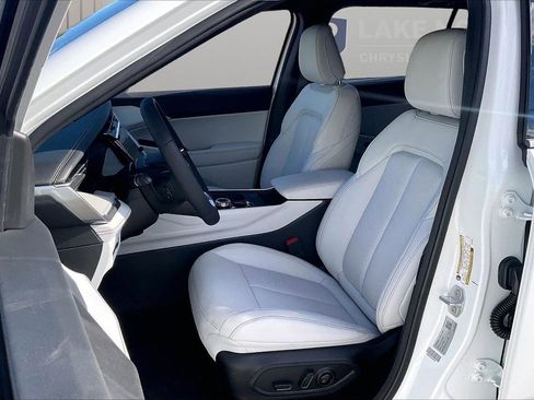 New 2026 Jeep Cherokee Limited image 19