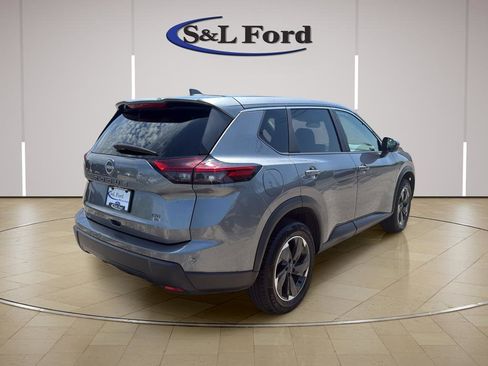 Used 2025 Nissan Rogue SV AWD/4WD image 9