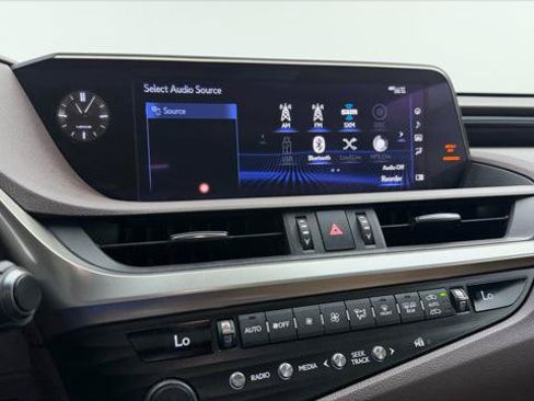 Used 2019 Lexus ES 350 w/ Premium Package FWD image 24