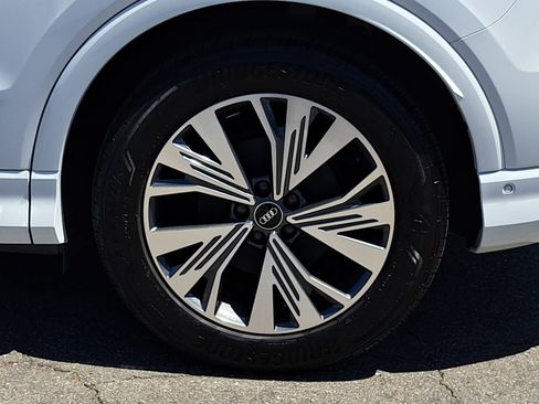 Certified 2023 Audi Q4 e-tron Premium Plus w/ Premium Plus RWD image 35