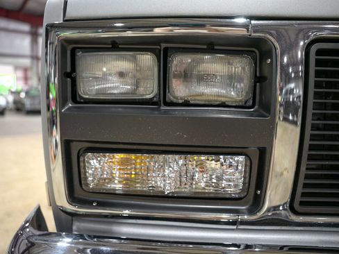 Used 1990 GMC Jimmy 4WD image 29