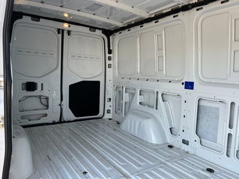 Used 2019 Freightliner Sprinter 2500 w/ Driver Convenience Package RWD image 27
