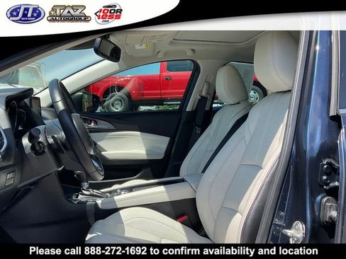 Used 2018 MAZDA MAZDA3 Grand Touring w/ Premium Equipment Package FWD image 10