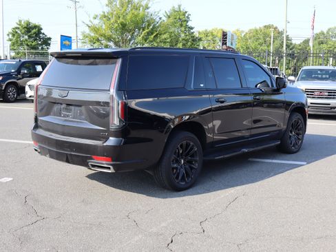 Used 2024 Cadillac Escalade ESV Premium Luxury AWD/4WD image 10