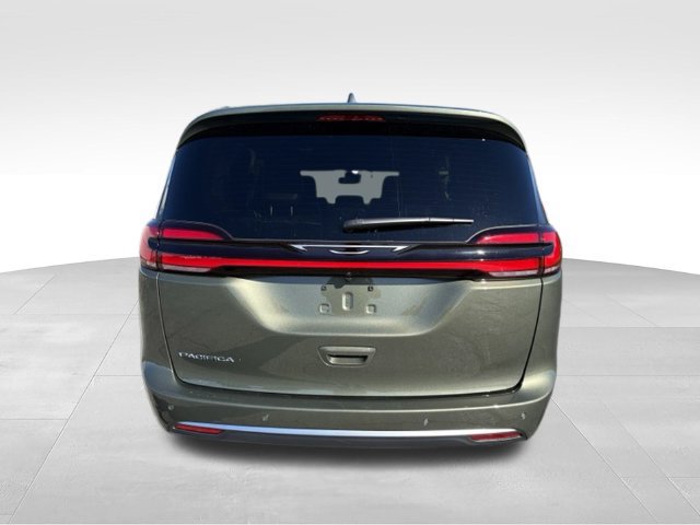 New 2027 Chrysler Pacifica Select FWD image 14