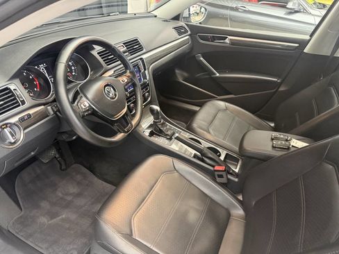 Used 2018 Volkswagen Passat 2.0T SE image 17