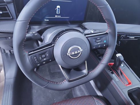 New 2025 Nissan Kicks SR image 13