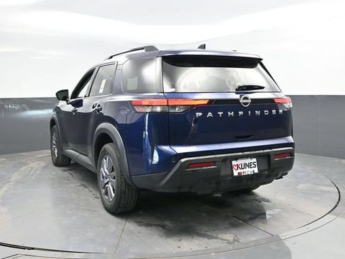 Used 2025 Nissan Pathfinder SV FWD image 10