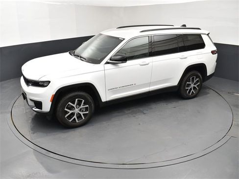 Used 2025 Jeep Grand Cherokee L Limited w/ Trailer Tow Package image 15