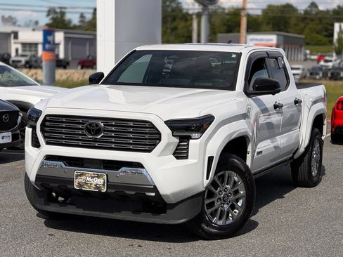 Certified 2025 Toyota Tacoma Limited AWD/4WD image 1