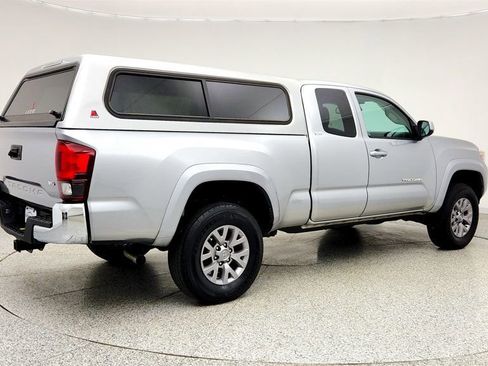 Used 2018 Toyota Tacoma SR5 RWD image 5