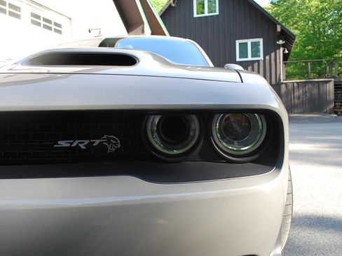 Used 2019 Dodge Challenger SRT Hellcat Redeye RWD image 2