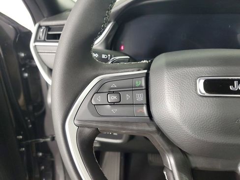 New 2025 Jeep Grand Cherokee Altitude image 24