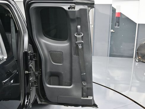 Used 2023 Nissan Frontier SV w/ Tow Package image 32