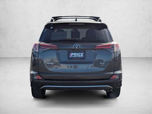 Used 2018 Toyota RAV4 XLE image 7