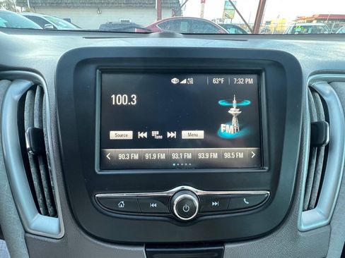 Used 2017 Chevrolet Malibu LS FWD image 17