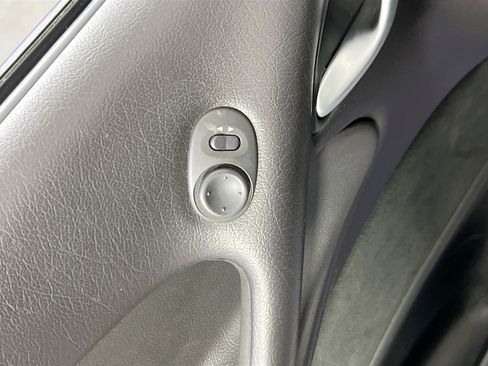 Used 2006 Pontiac GTO image 17