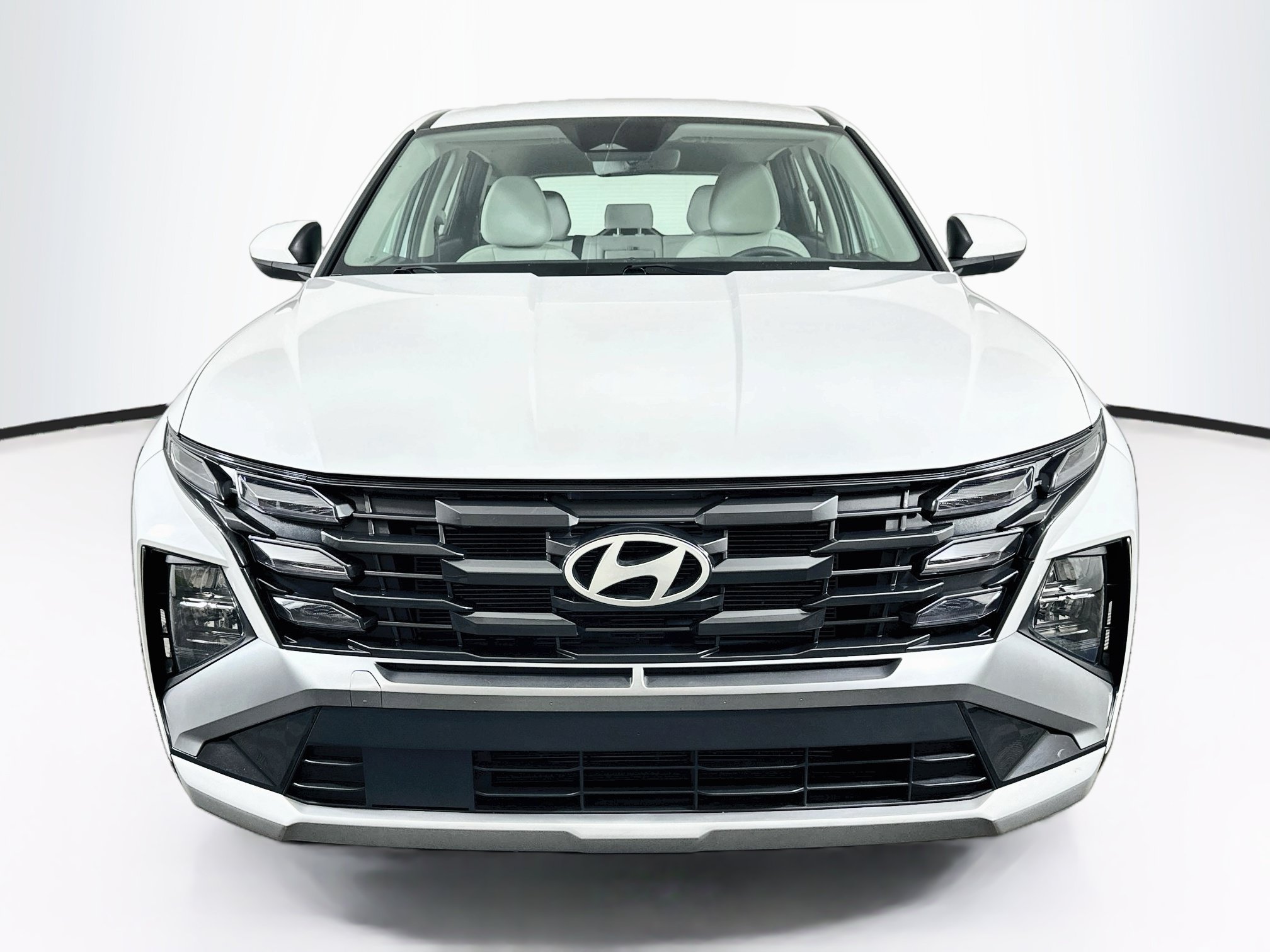 Used 2025 Hyundai Tucson SE AWD/4WD image 2