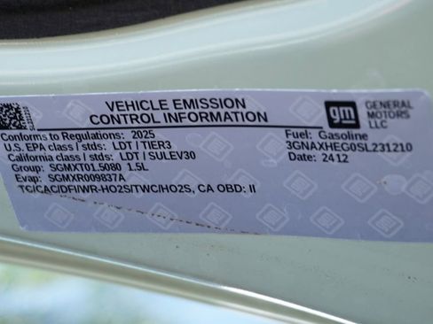 Used 2025 Chevrolet Equinox LT w/ Convenience Package II image 13