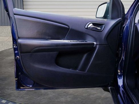 Used 2017 Dodge Journey SXT w/ Premium Group FWD image 10