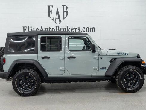 Used 2023 Jeep Wrangler Unlimited w/ 8.4" Radio Group image 5