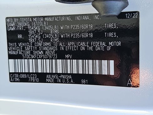 Used 2023 Toyota Sienna XSE image 37