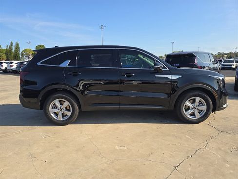 New 2026 Kia Sorento LX image 8