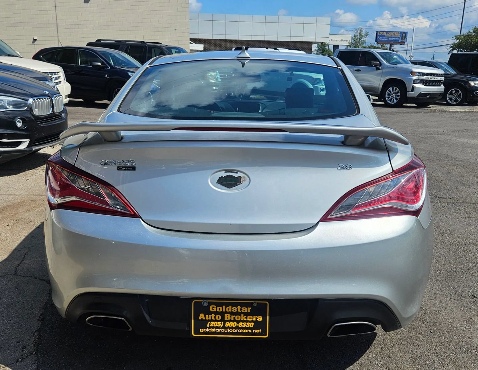 Used 2013 Hyundai Genesis 3.8 RWD image 3