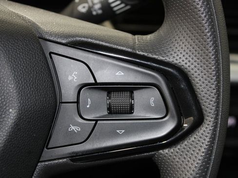 Used 2025 Chevrolet Trax LT image 14