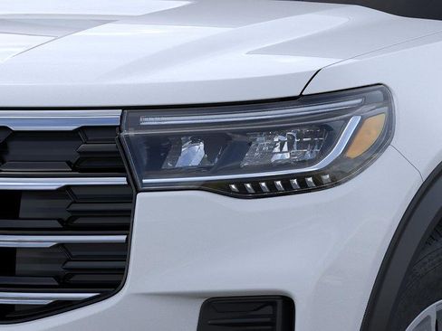 New 2026 Ford Explorer Active RWD image 18