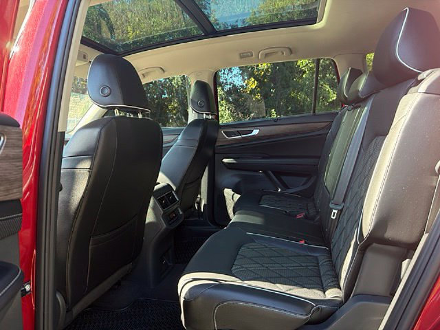 Used 2024 Volkswagen Atlas SEL Premium R-Line AWD/4WD image 18