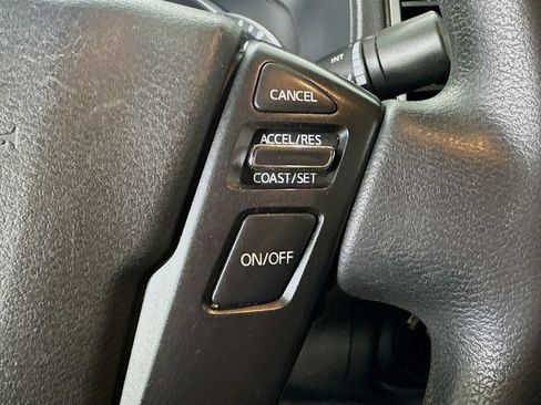 Used 2023 Nissan Frontier SV AWD/4WD image 23
