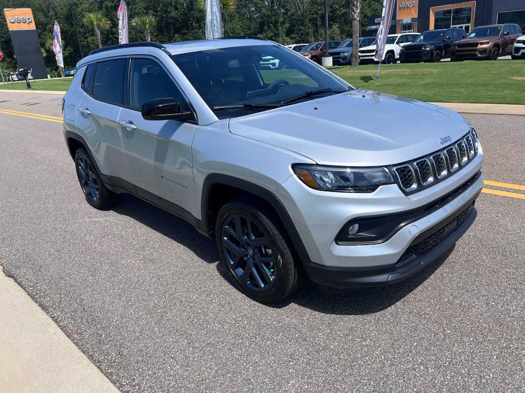New 2026 Jeep Compass Latitude AWD/4WD image 1