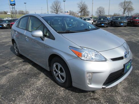 Used 2015 Toyota Prius Two image 7