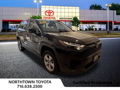 Used 2025 Toyota RAV4 XLE w/ Weather Package AWD/4WD image 27