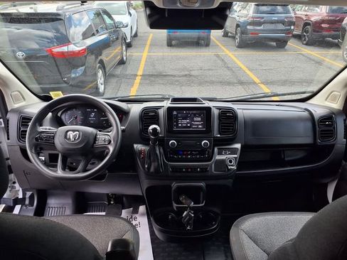 Used 2024 RAM ProMaster 2500 w/ Convenience Group FWD image 14