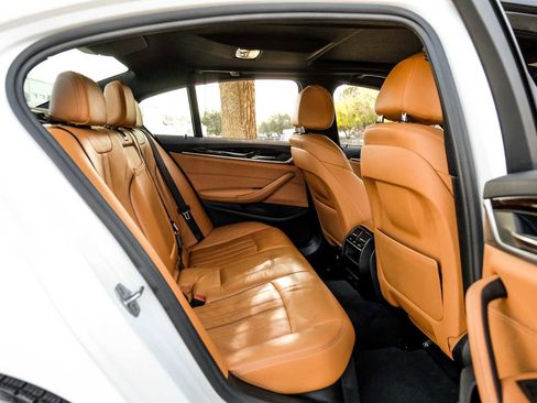 Used 2019 BMW 530i xDrive w/ M Sport Package image 37