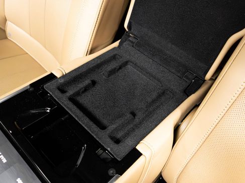 Used 2023 Land Rover Range Rover Autobiography image 25