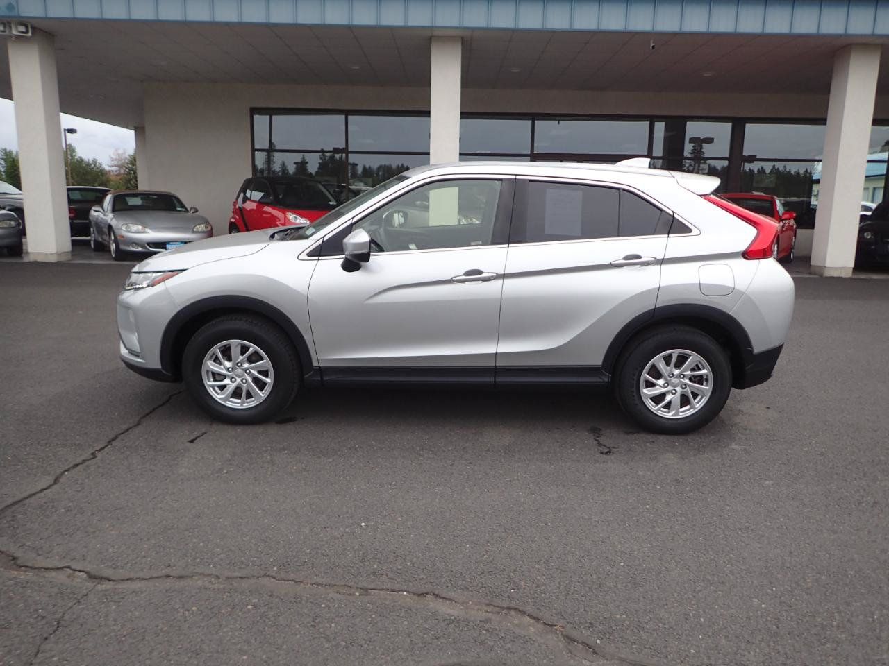 Used 2018 Mitsubishi Eclipse Cross ES FWD image 2
