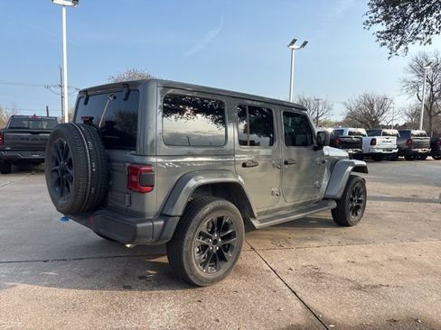 Used 2022 Jeep Wrangler Unlimited Sahara w/ Cold Weather Group image 5