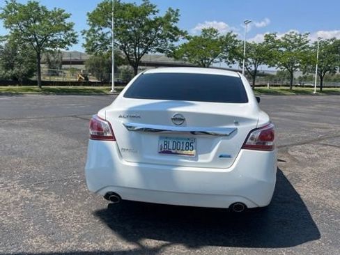 Used 2013 Nissan Altima 2.5 S FWD image 7