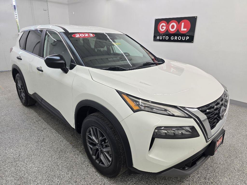 Used 2023 Nissan Rogue S FWD image 1