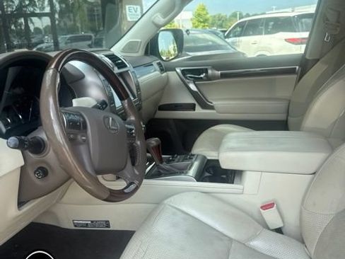 Used 2017 Lexus GX 460 Luxury AWD/4WD image 6
